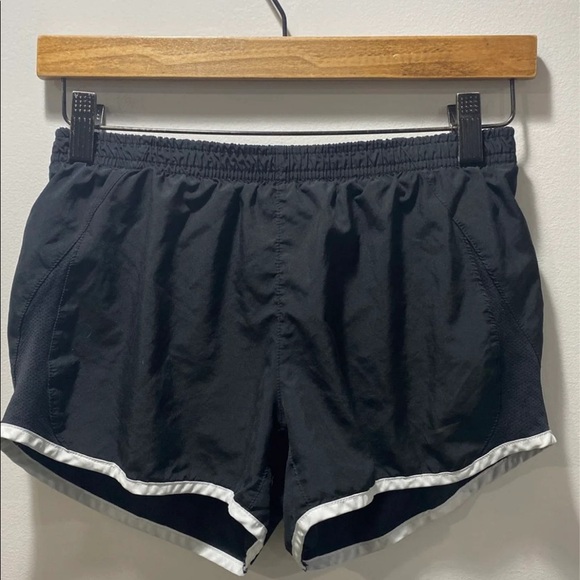 Nike shorts small - Picture 1 of 4